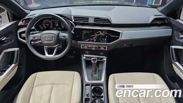 Audi Q3 — интерьер