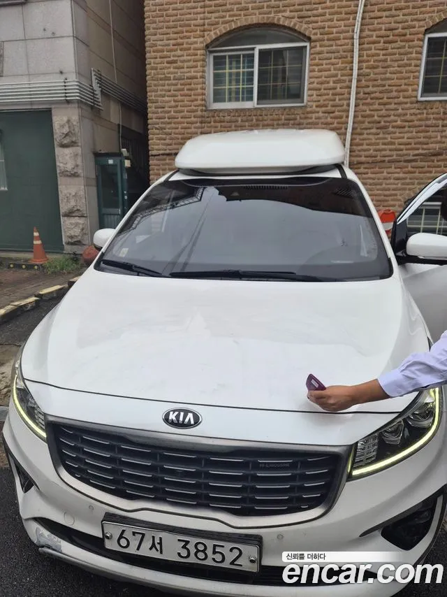 Kia Carnival — экстерьер