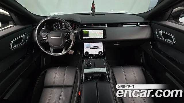 Land Rover Range Rover Velar — интерьер
