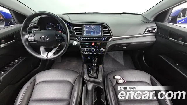 Hyundai Elantra — интерьер