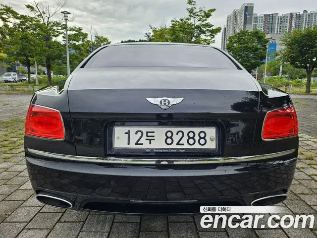 Bentley Flying Spur — интерьер