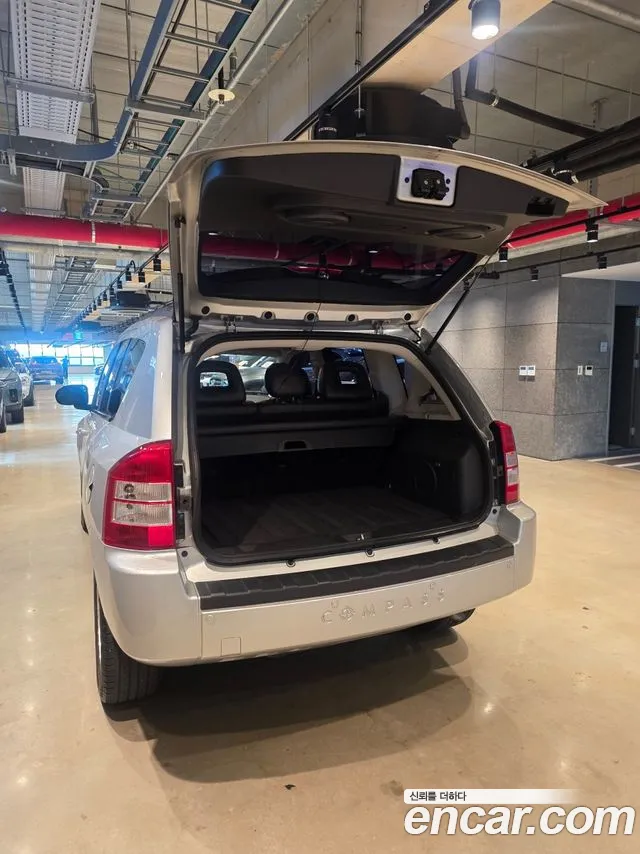 Jeep Compass — интерьер