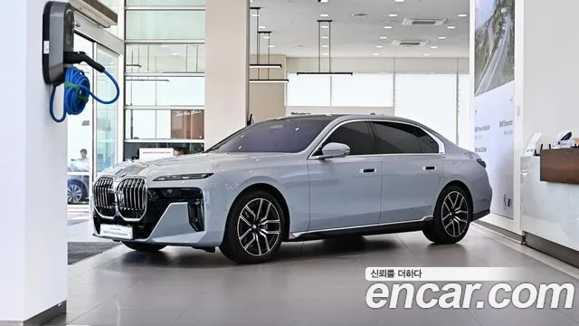 BMW 7 серия — экстерьер