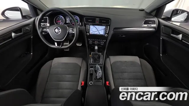 Volkswagen Golf — интерьер