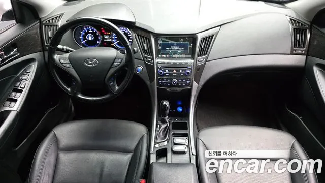 Hyundai Sonata — интерьер