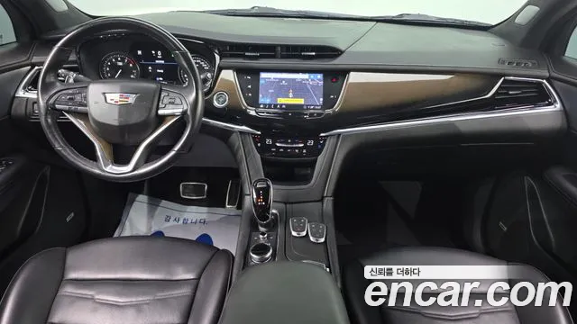 Cadillac XT6 — интерьер