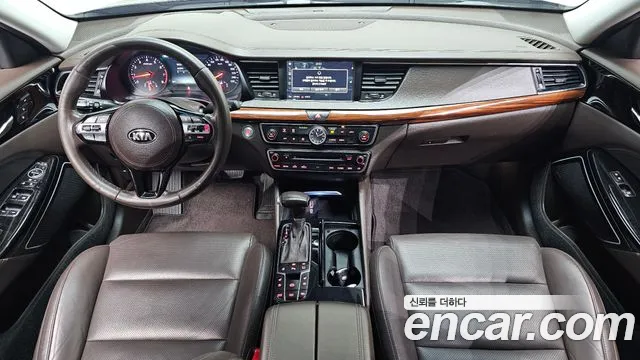 Kia K7 — интерьер