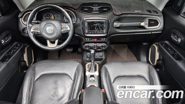 Jeep Renegade — интерьер