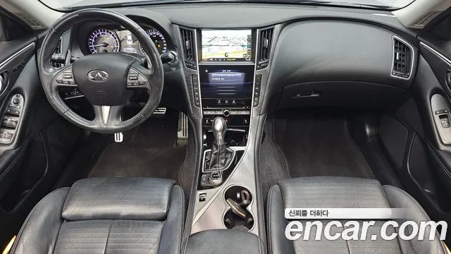 Infiniti Q50 — интерьер