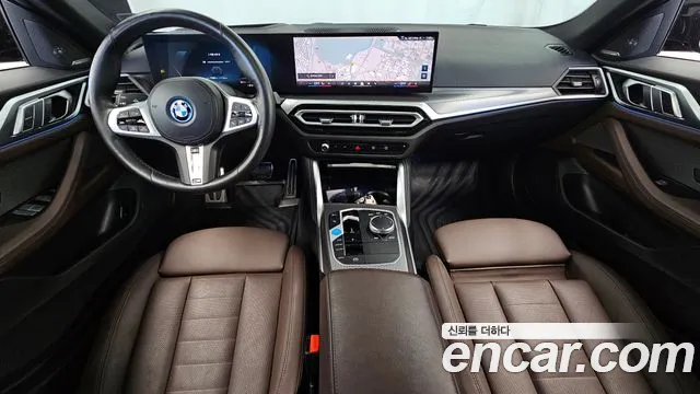 BMW i4 — интерьер