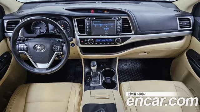 Toyota Highlander — интерьер