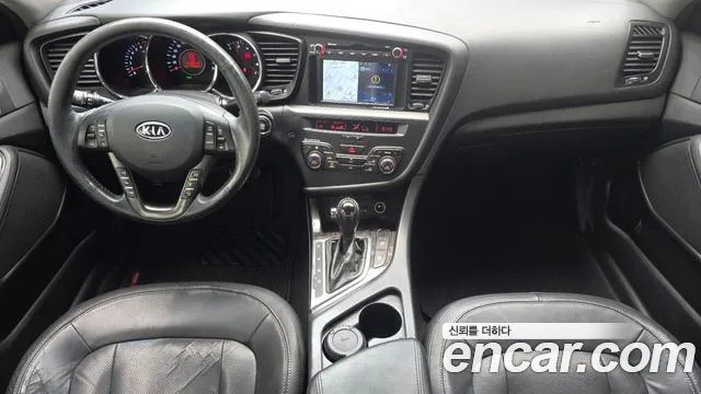 Kia K5 — интерьер