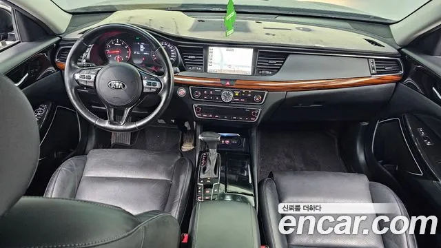Kia K7 — интерьер