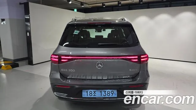 Mercedes-Benz EQB — интерьер