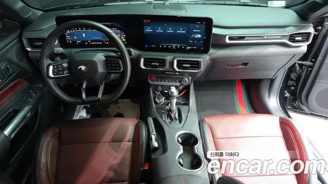 Ford Mustang — интерьер