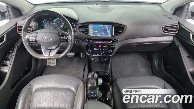 Hyundai Ioniq — интерьер