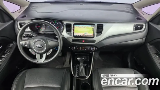 Kia Carens — интерьер