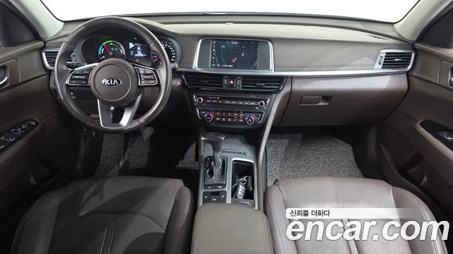 Kia K5 — интерьер