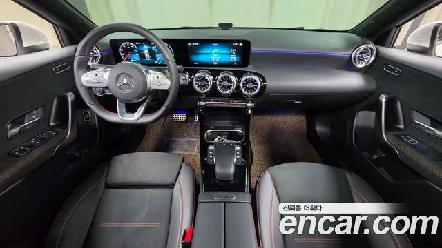 Mercedes-Benz A-класс — интерьер