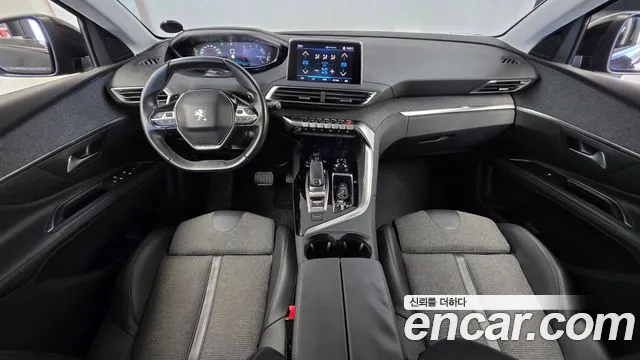 Peugeot 5008 — интерьер