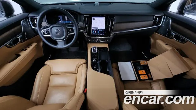 Volvo V90 — интерьер