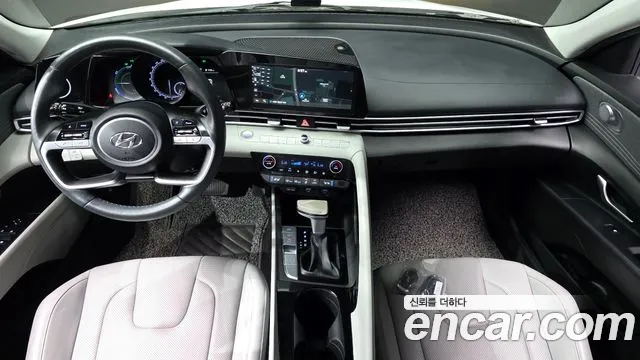 Hyundai Elantra — интерьер