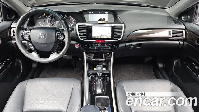 Honda Accord — интерьер