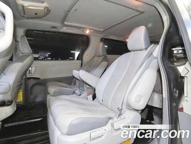 Toyota Sienna — интерьер