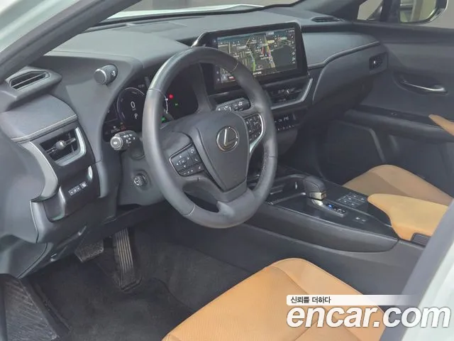 Lexus UX — интерьер