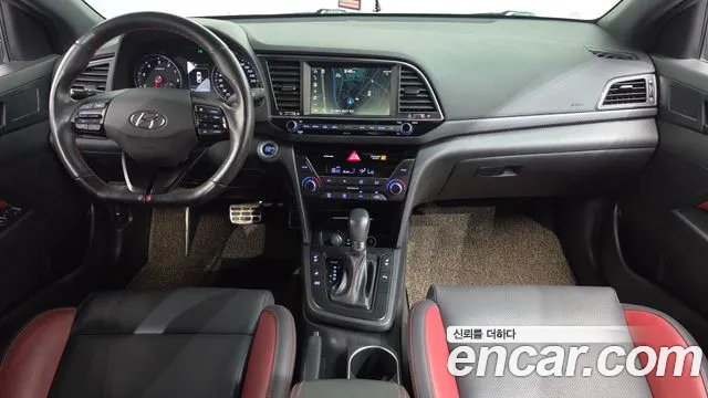 Hyundai Elantra — интерьер