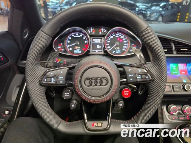 Audi R8 — интерьер