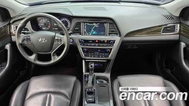 Hyundai Sonata — интерьер