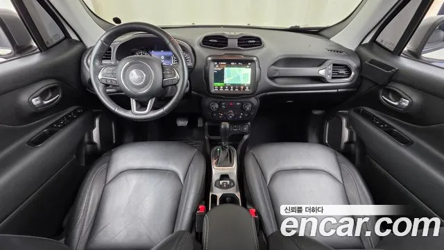 Jeep Renegade — интерьер