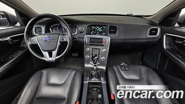 Volvo S60 — интерьер