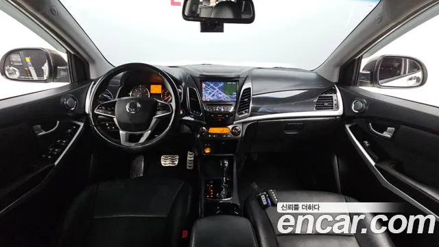 KG Mobility Korando — интерьер