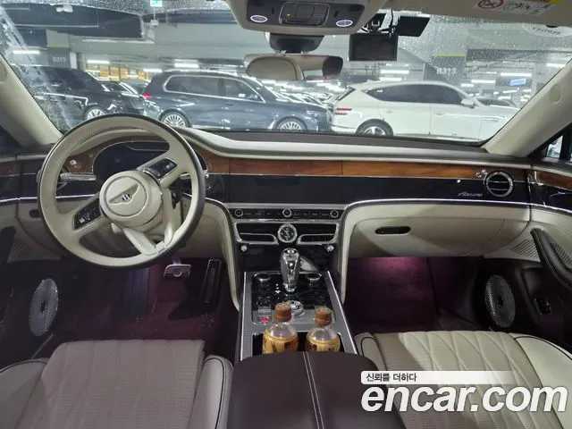Bentley Flying Spur — интерьер