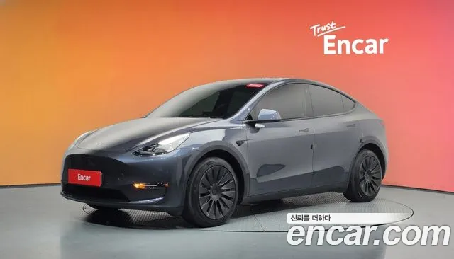 Tesla Model Y — экстерьер