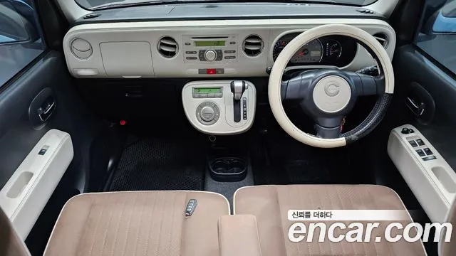 Daihatsu Mira — интерьер