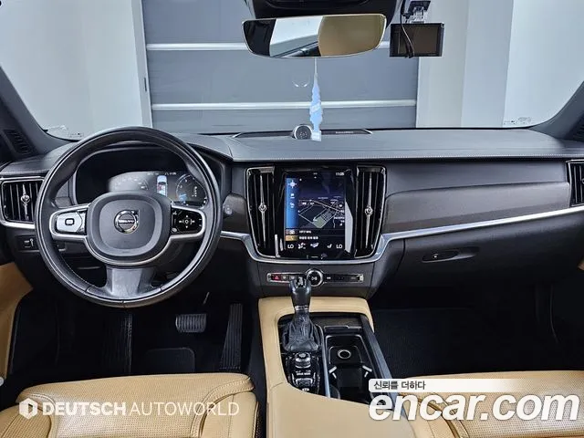 Volvo V90 — интерьер