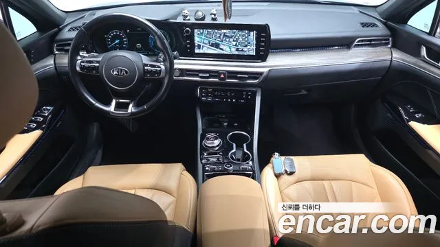 Kia K5 — интерьер