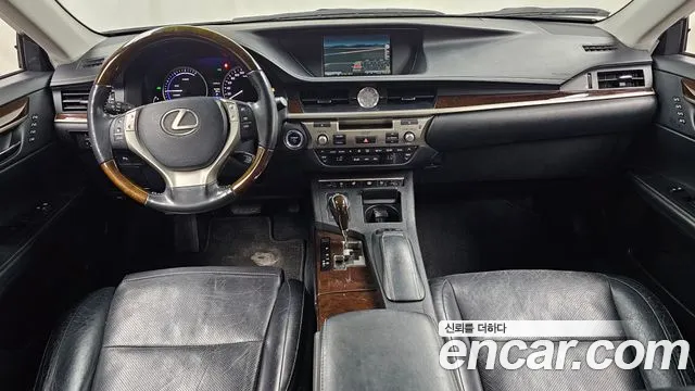 Lexus ES — интерьер