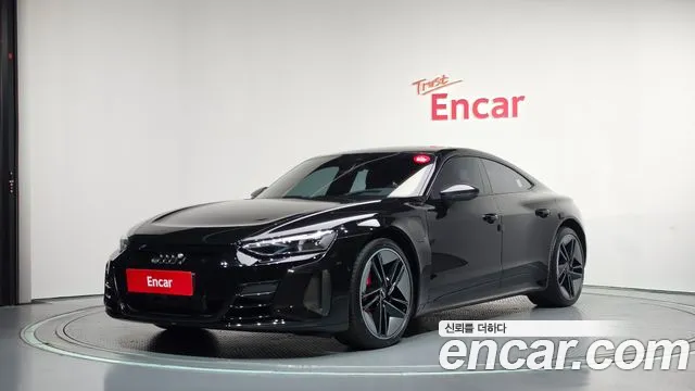 Audi RS e-tron GT — экстерьер
