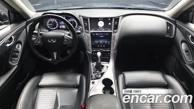 Infiniti Q50 — интерьер