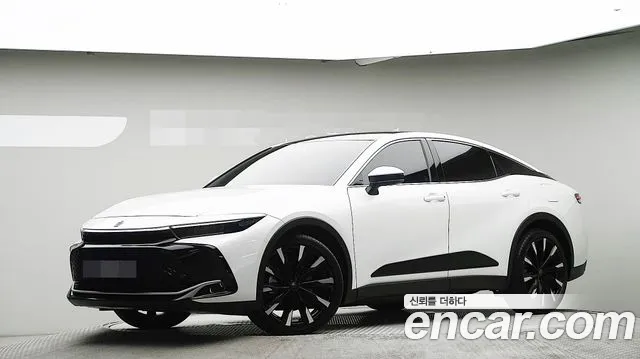 Toyota Crown — экстерьер