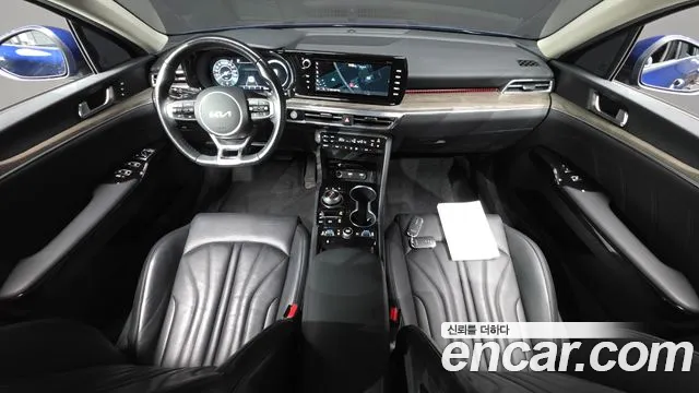Kia K5 — интерьер
