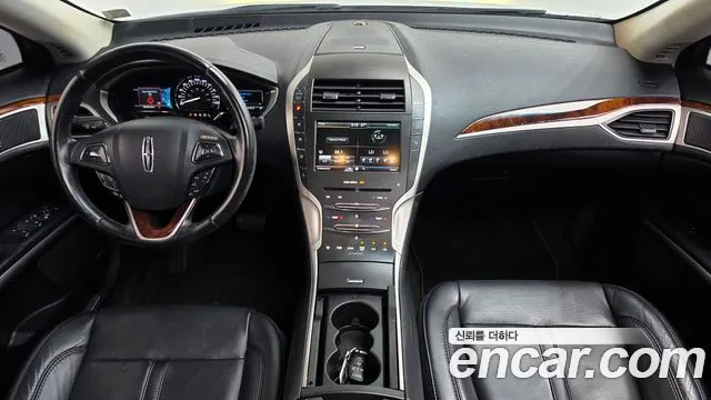 Lincoln MKZ — интерьер