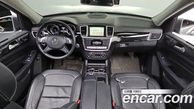 Mercedes-Benz M-класс — интерьер