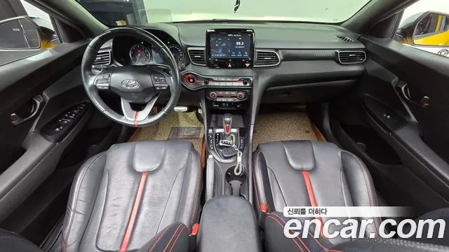 Hyundai Veloster — интерьер