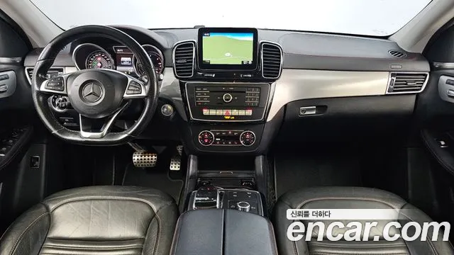 Mercedes-Benz GLE-класс — интерьер