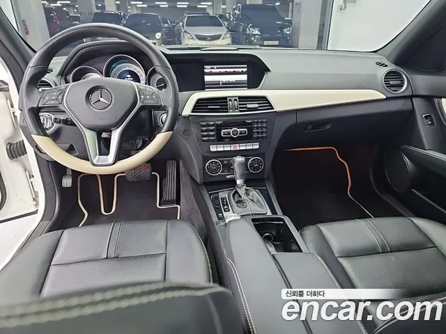 Mercedes-Benz C-класс — интерьер
